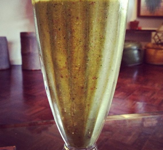 Banana, Kale + Almond Butter Smoothie